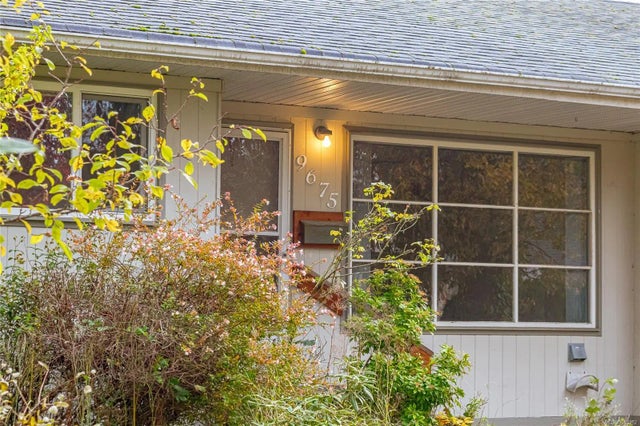 2 of 31 - 9675 Sixth St, Sidney, BC