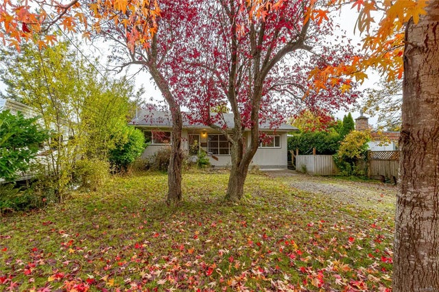 3 of 31 - 9675 Sixth St, Sidney, BC