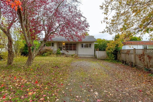 4 of 31 - 9675 Sixth St, Sidney, BC