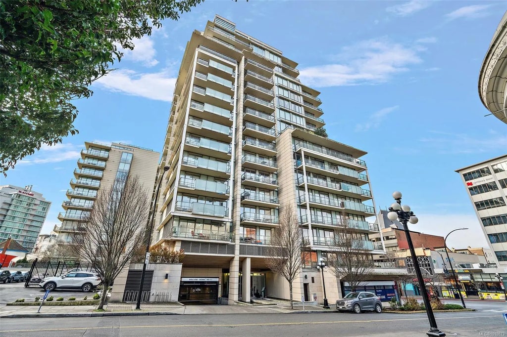 707 Courtney St 1402, Victoria