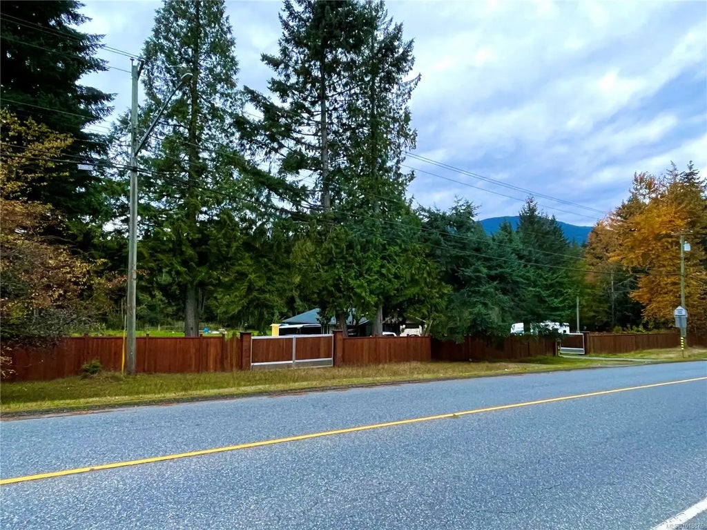 2303 Jingle Pot Rd, Nanaimo