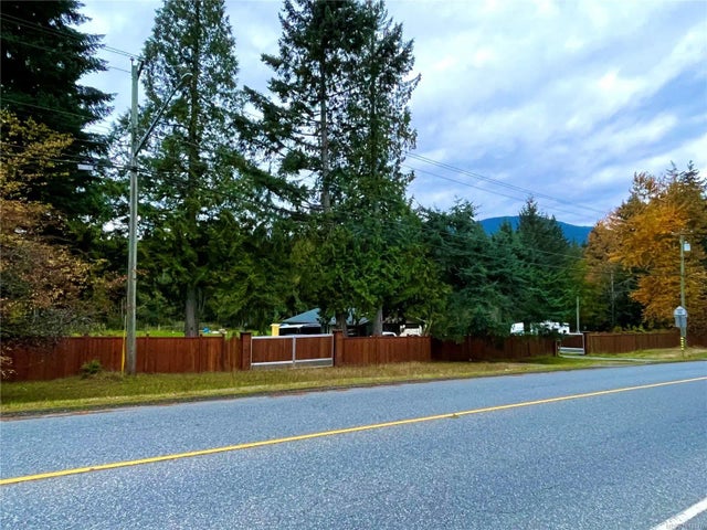 2303 Jingle Pot Rd, Nanaimo