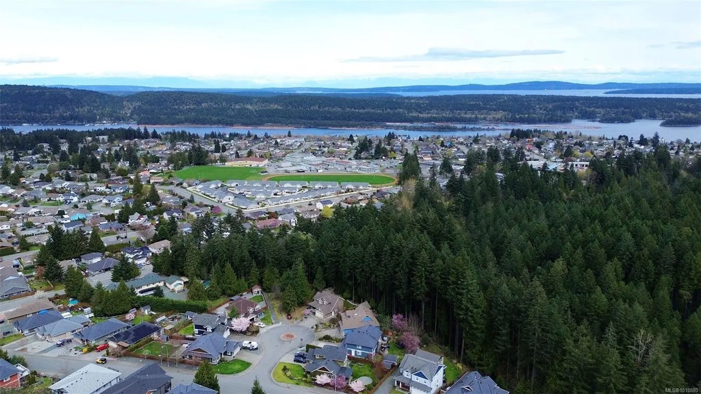 901 Hanington Rd, Ladysmith