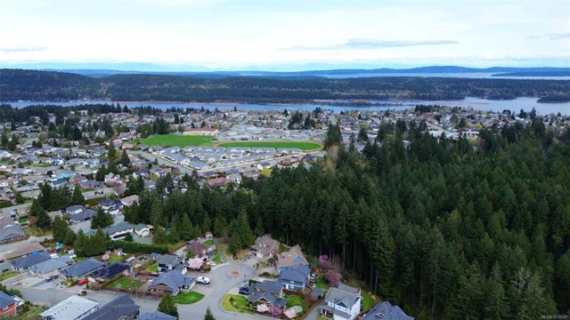 1 of 12 - 901 Hanington Rd, Ladysmith, BC