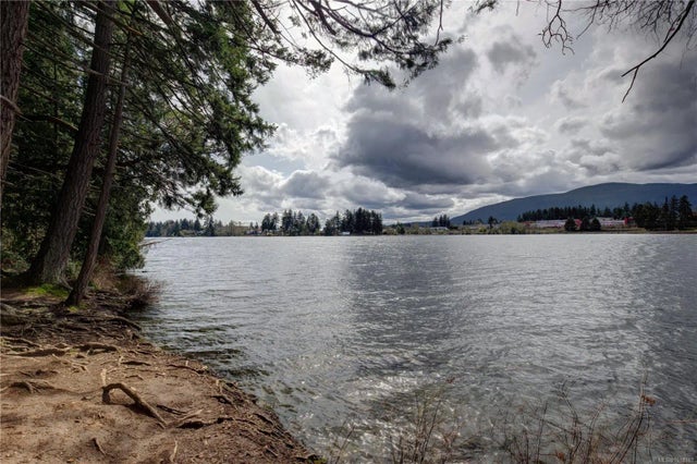 2 of 11 - 321 Woodhaven Dr, Nanaimo, BC