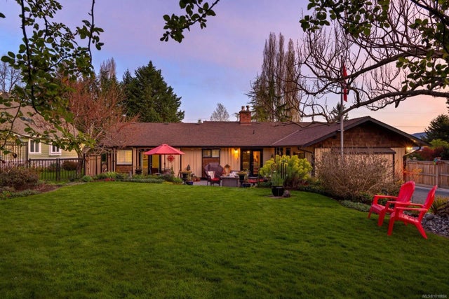 4 of 55 - 10807 Madrona Dr, North Saanich, BC