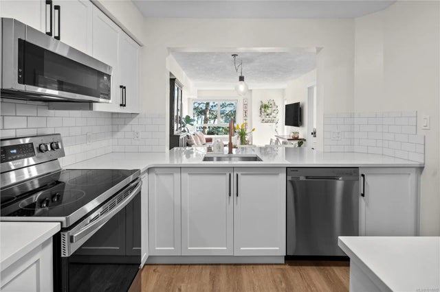 5 of 34 - 2245 James White Blvd 220, Sidney, BC