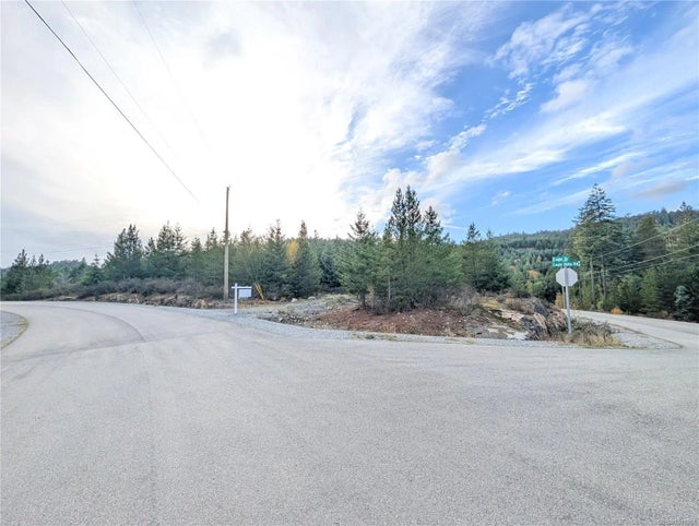 2 of 17 - Lot 30 Eagle Dr, Shawnigan Lake, BC