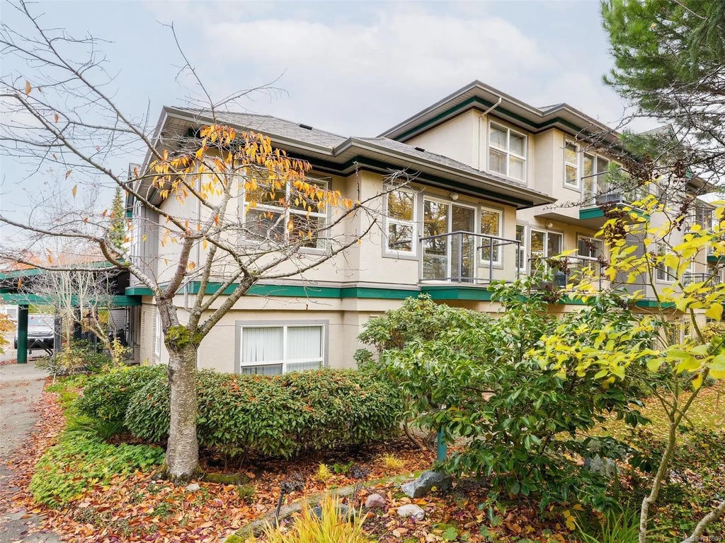 1485 Garnet Rd 213, Saanich
