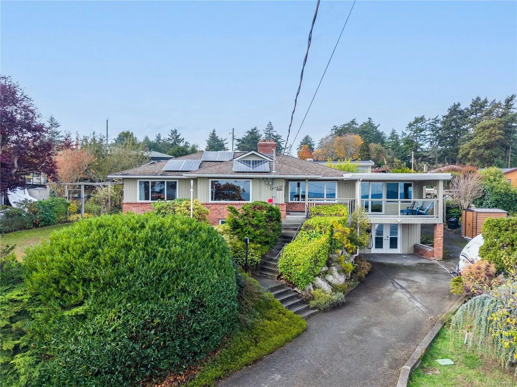 4490 Shore Way, Saanich