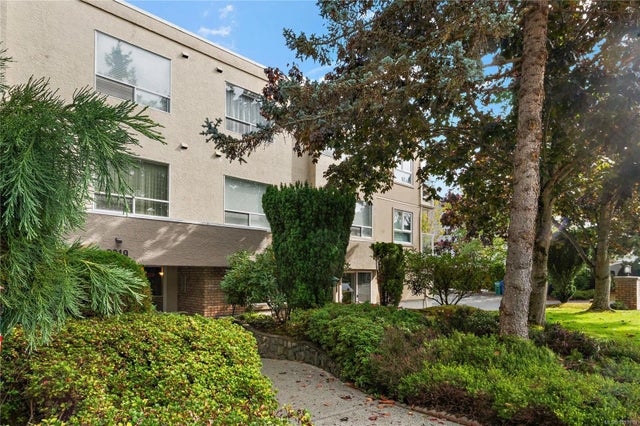 1 of 32 - 9919 Fourth St 206, Sidney, BC