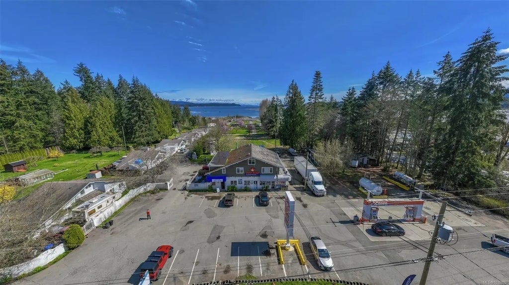 8248&8256 Island Hwy S, Fanny Bay