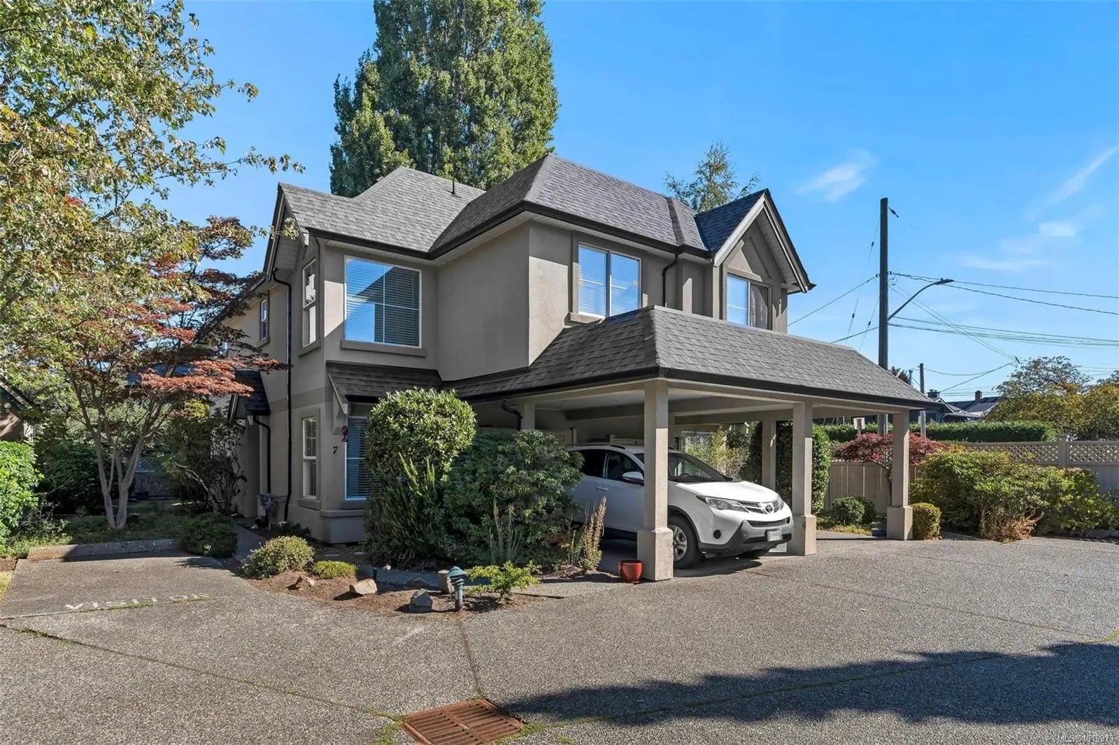 1018973, Residential, 2633 Shelbourne St 8, Victoria, BC, , , V8R 4M1