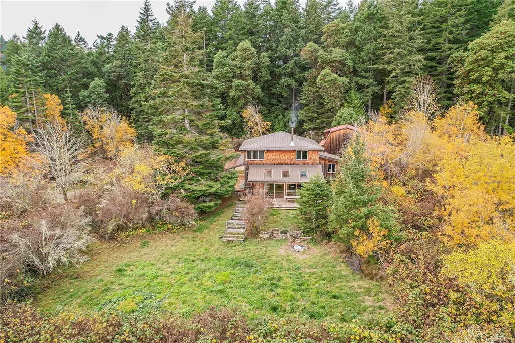 210 Epron Rd, Salt Spring