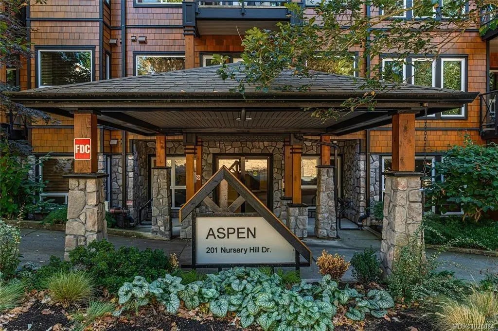 201 Nursery Hill Dr 407, View Royal