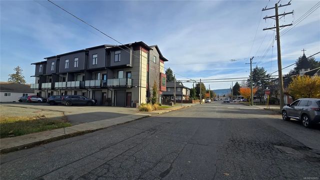 4 of 5 - 231 First St, Duncan, BC