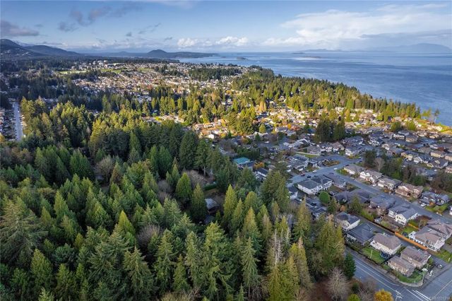 5 of 10 - 5611 Hammond Bay Rd, Nanaimo, BC