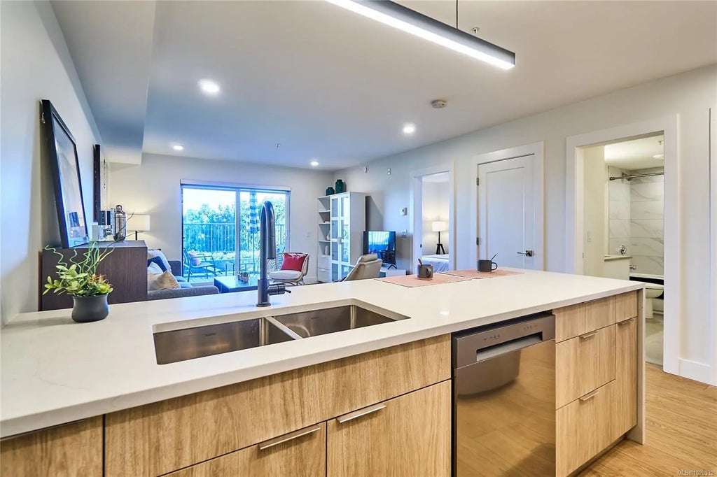 45 Haliburton St 105, Nanaimo