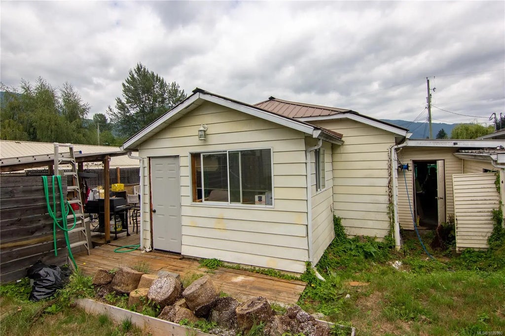 32 Poplar St, Lake Cowichan
