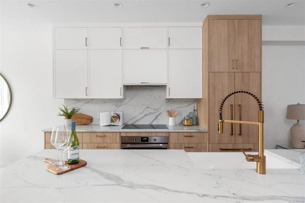 820 Dunsmuir Rd 5, Esquimalt