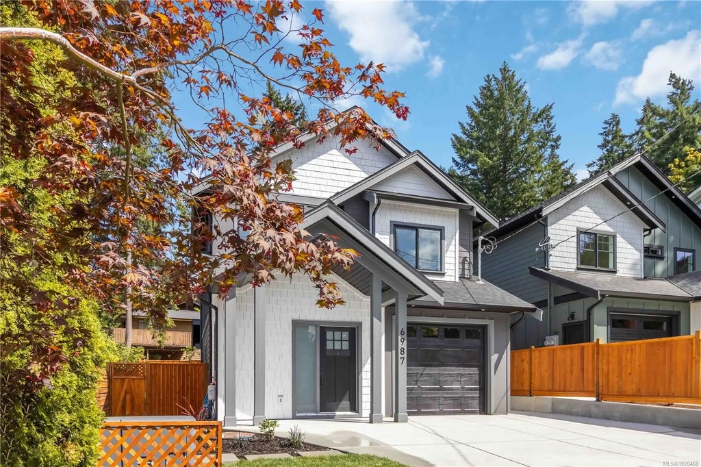 6987 Hagan Rd, Central Saanich