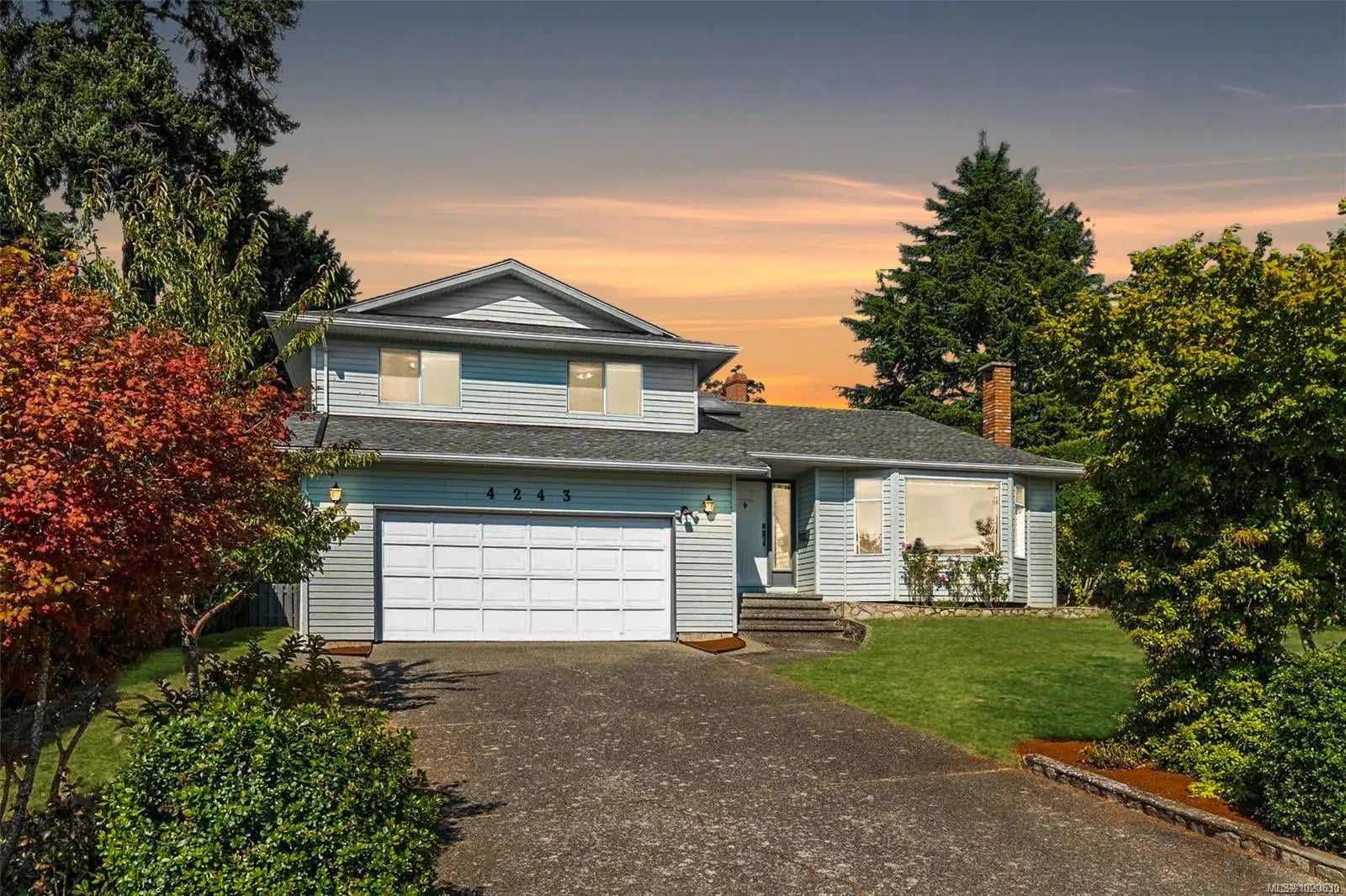 Residential Real Estate for Sale at 4243 Panorama Dr in the city of Saanich by MLS #1020630