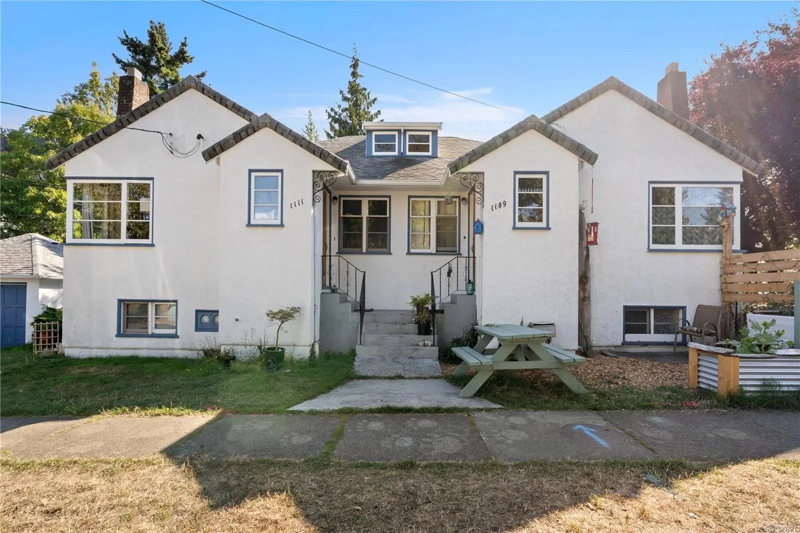 Residential for Sale by 1109/1111 Collinson St in the Victoria, located in the neighborhood of 