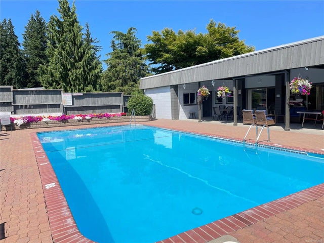 10980 Westdowne Rd 26, Ladysmith