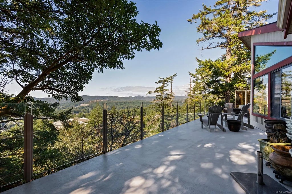 3475 Blue Sky Pl, Colwood