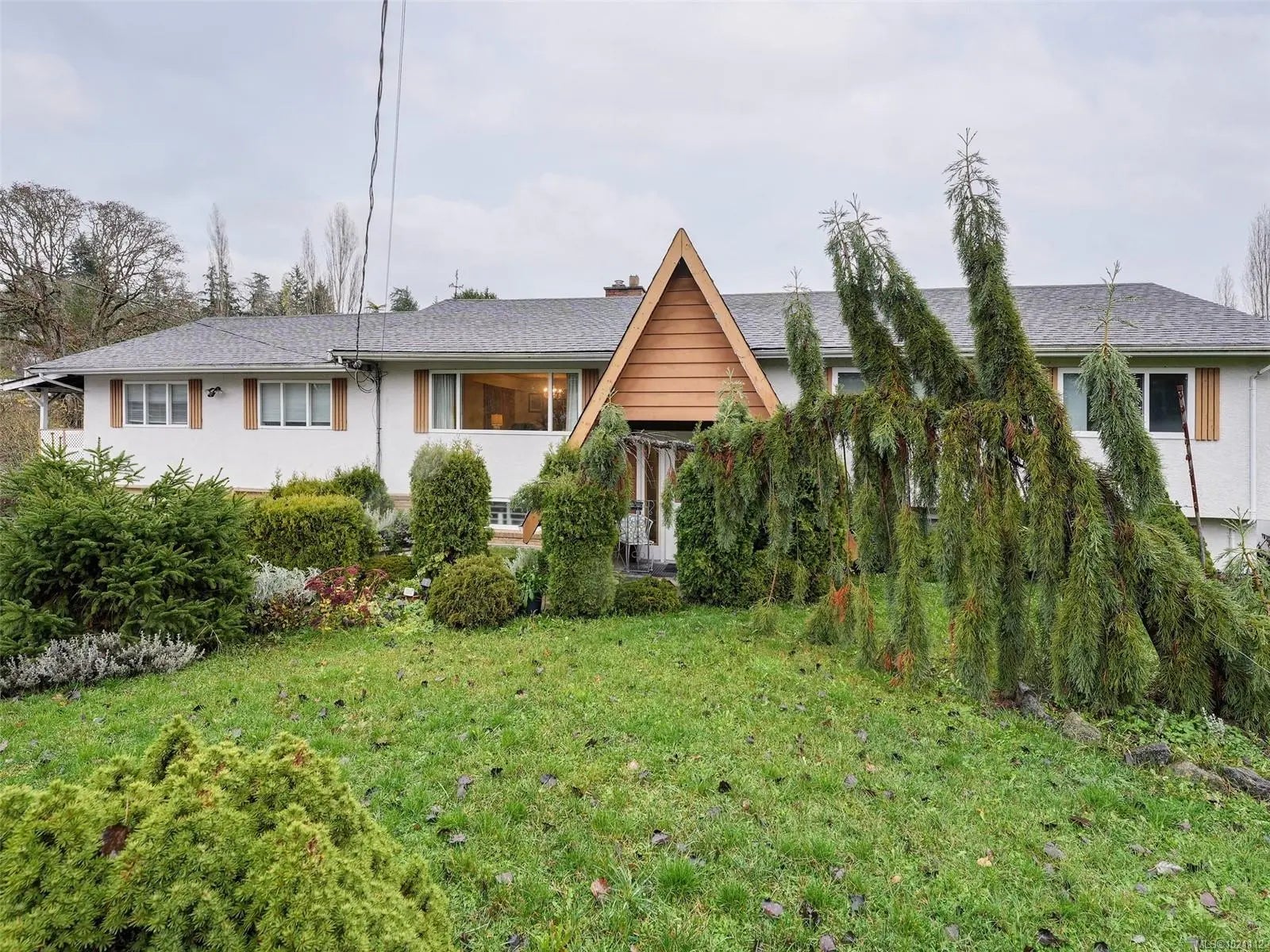 Residential Real Estate for Sale at 4231 Interurban Rd in the city of Saanich by MLS #1021112