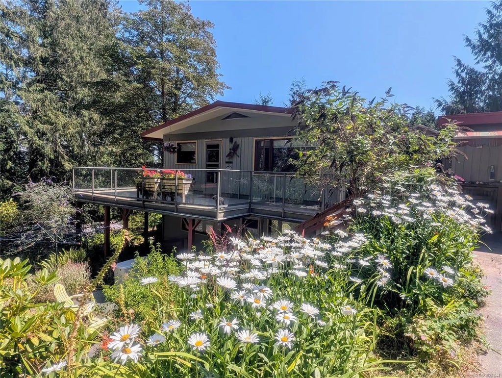 1375 Beddis Rd, Salt Spring