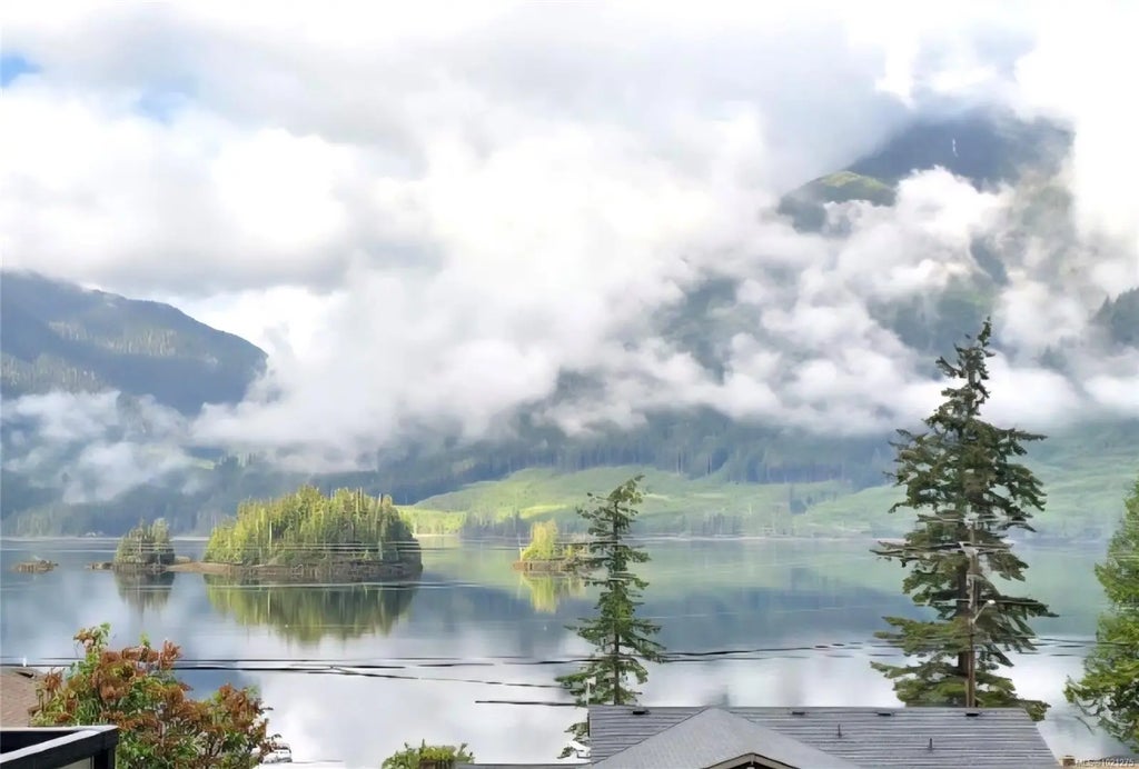 1112 Maquinna Ave, Port Alice