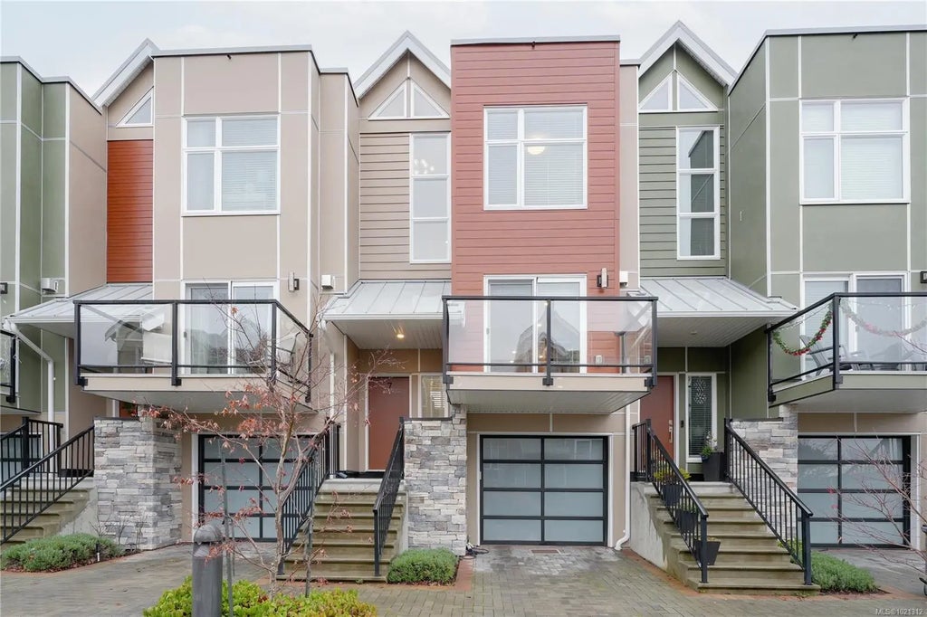 4355 Viewmont Ave 7, Saanich