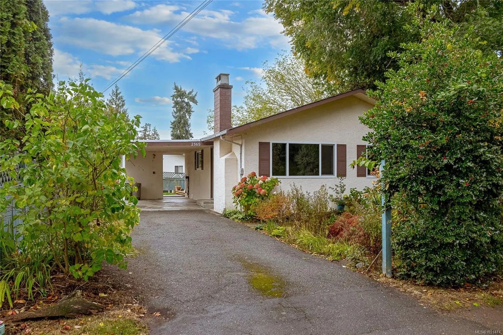 2365 Lovell Ave, Sidney