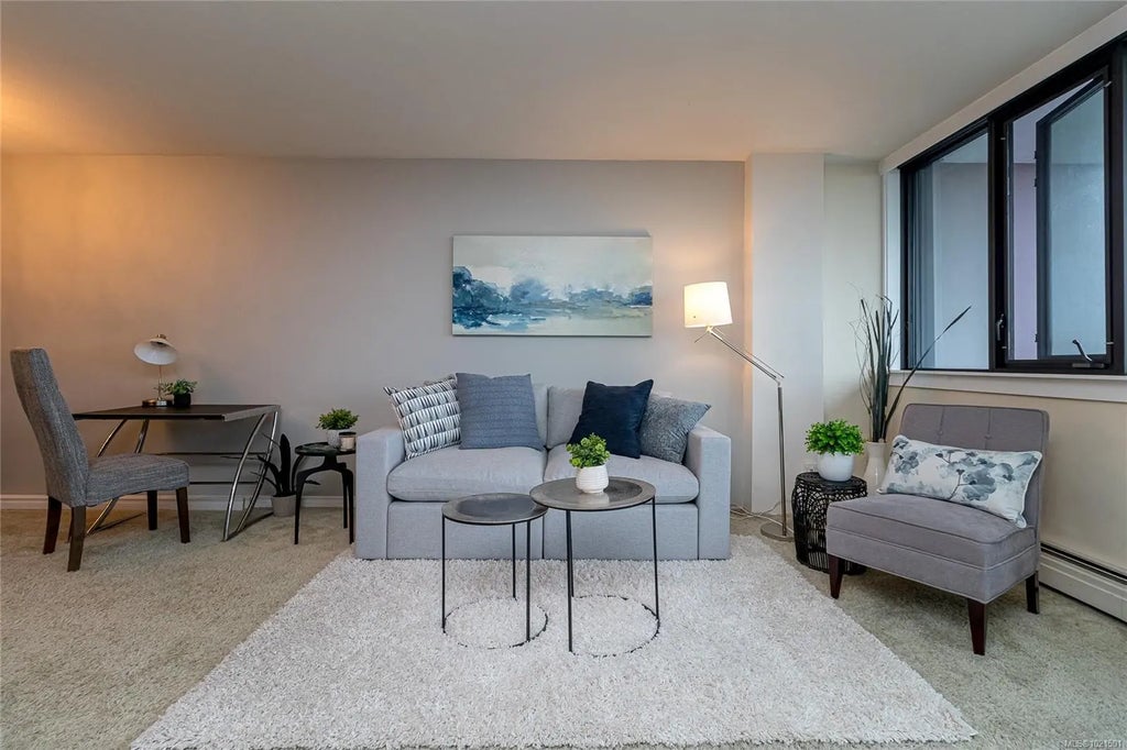 647 Michigan St 1603, Victoria