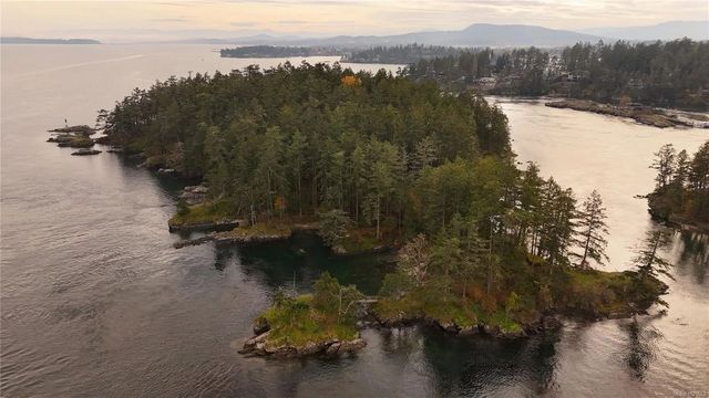 2 of 17 - 0 Fernie Island, Gulf Islands, BC