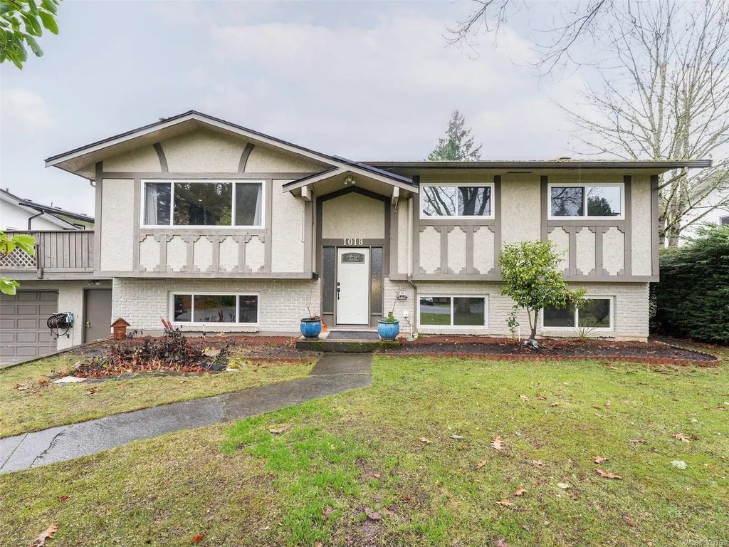 1018 Damelart Way, Central Saanich