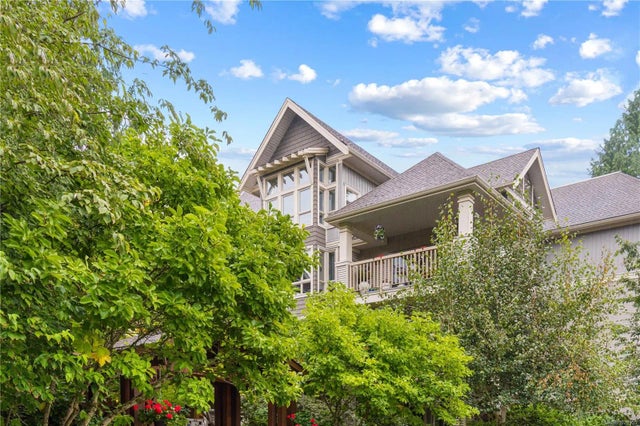 5670 Edgewater Lane 202, Nanaimo