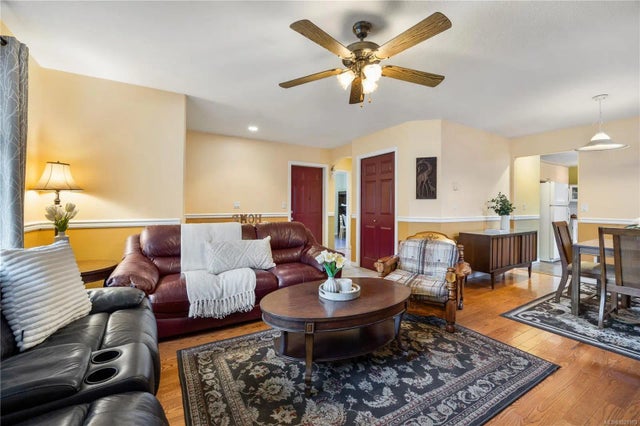 4 of 21 - 221 Westwood Rd, Nanaimo, BC