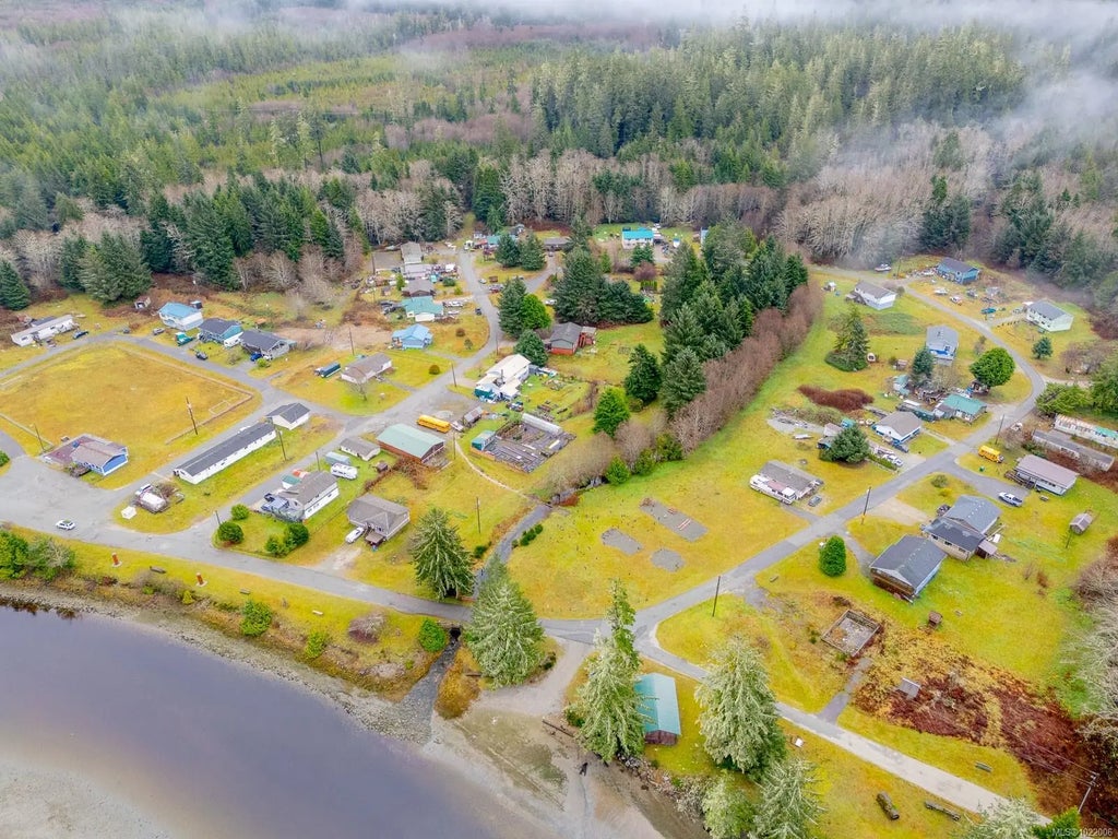 230 Clutus Rd, Bamfield