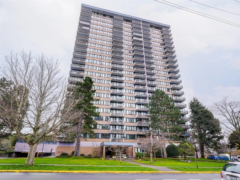 647 Michigan St 2006, Victoria