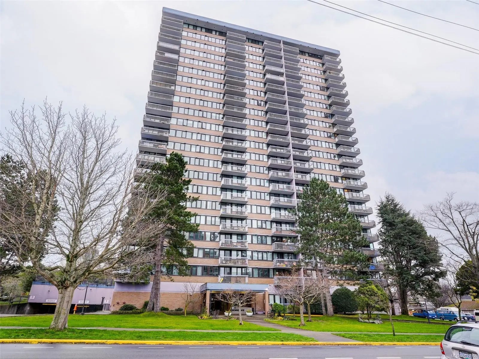 MLS #1022066 for Sale at 647 Michigan St 2006, in the city of Victoria, V8V 1S9