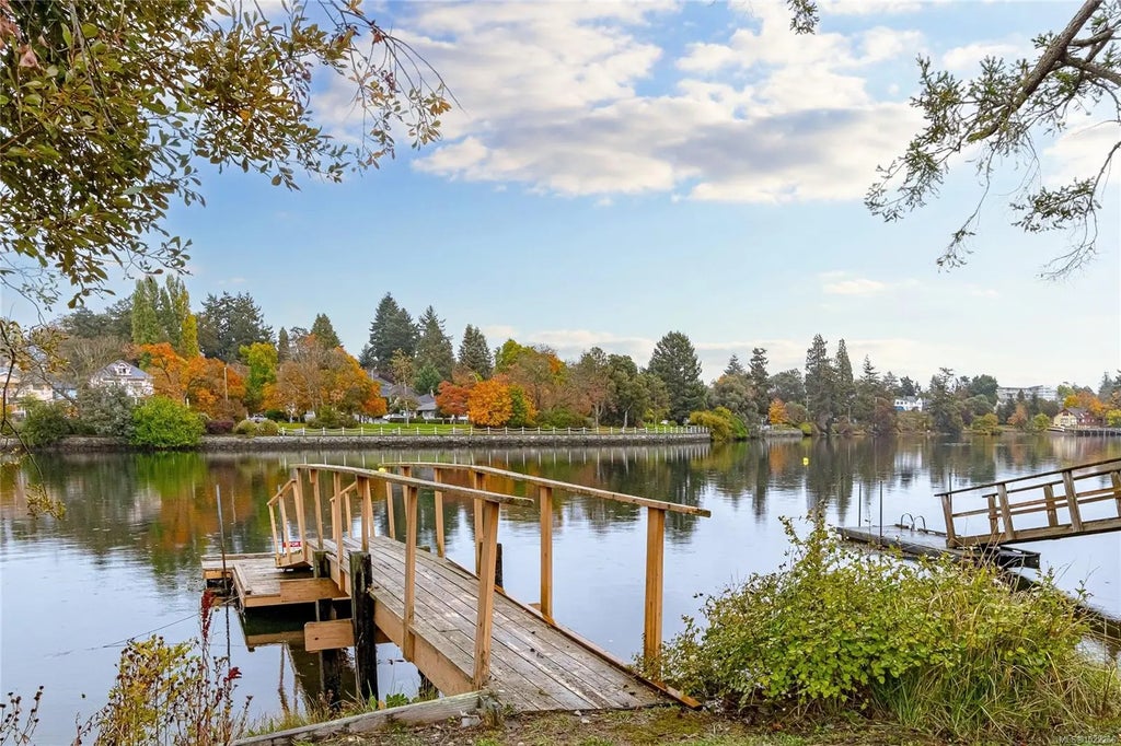 1178 Rhoda Lane, Esquimalt