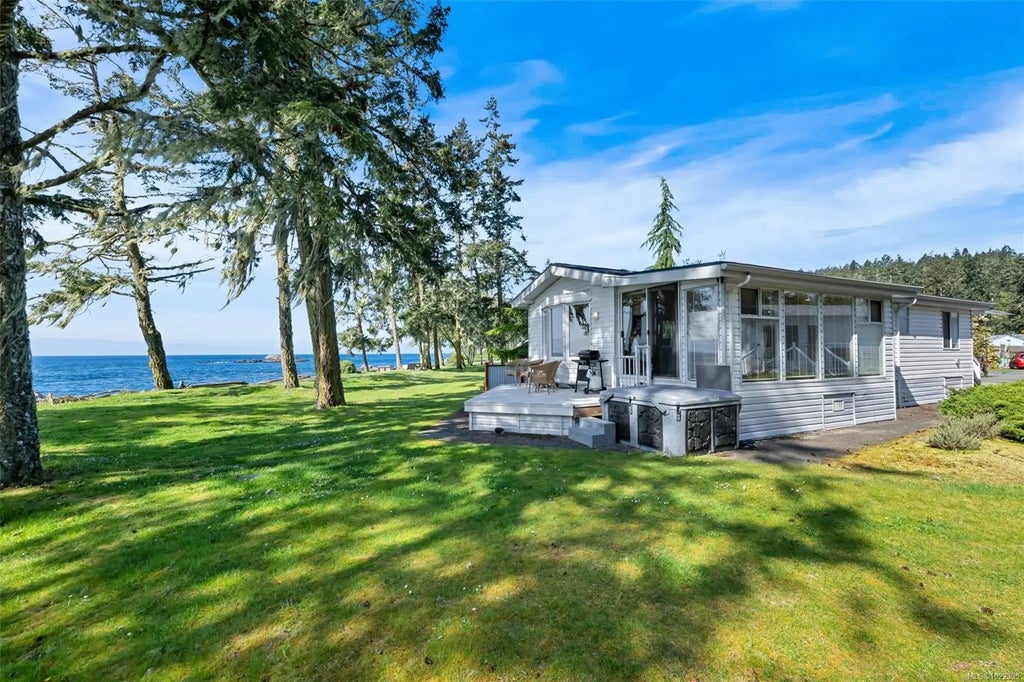7871 West Coast Rd 23, Sooke