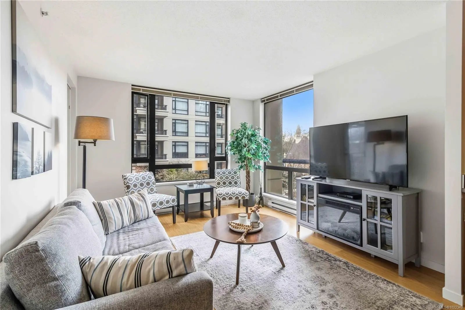 Homes for Sale located at 751 Fairfield Rd 207, in the city of Victoria, BC V8W 4A4