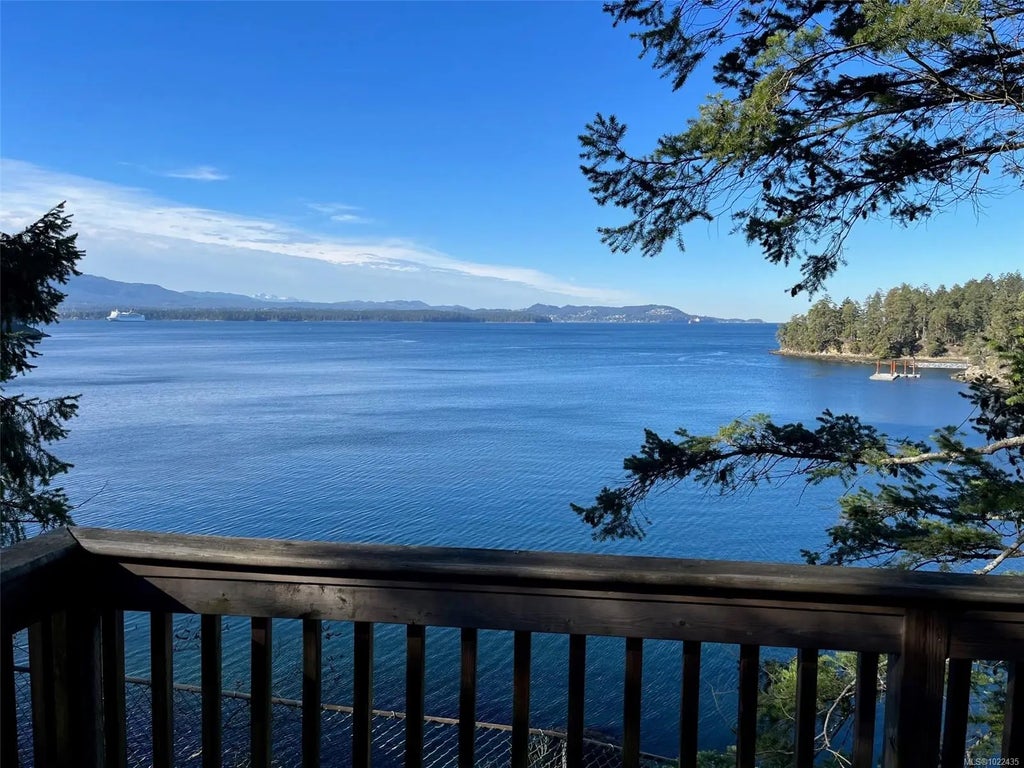 324 Easthom Rd, Gabriola Island