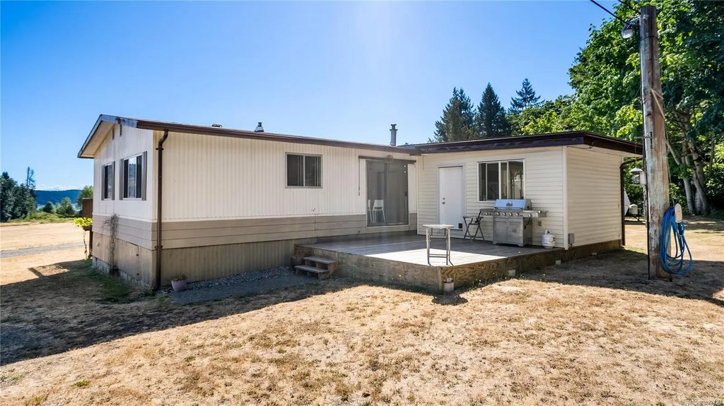 2442 Summerset Rd, Nanoose Bay