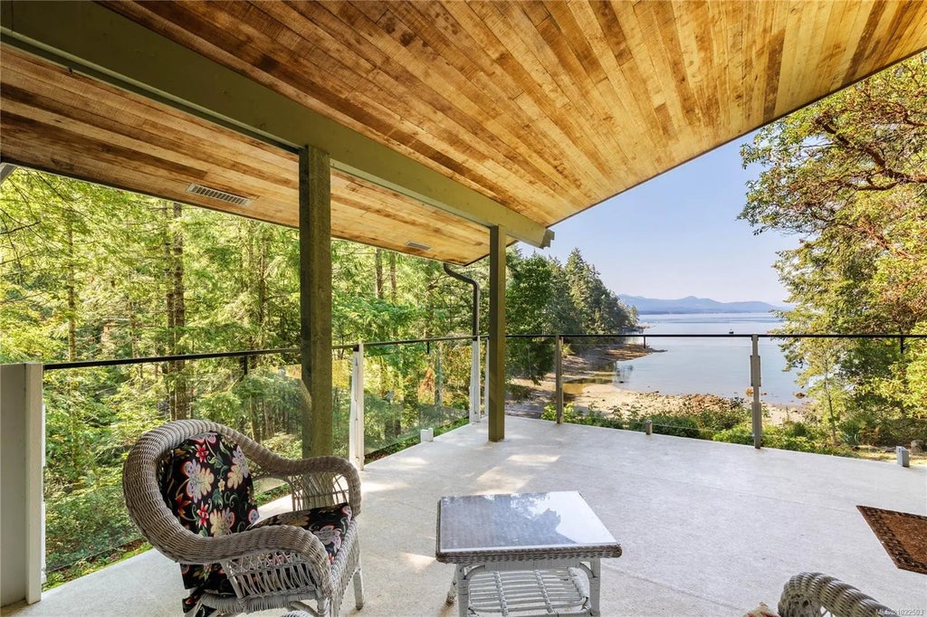 212 Sunset Dr, Salt Spring
