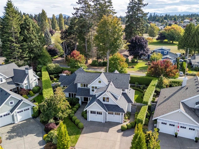 3 of 51 - 992 Bluffs Dr, Qualicum Beach, BC