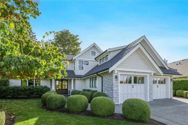 4 of 51 - 992 Bluffs Dr, Qualicum Beach, BC